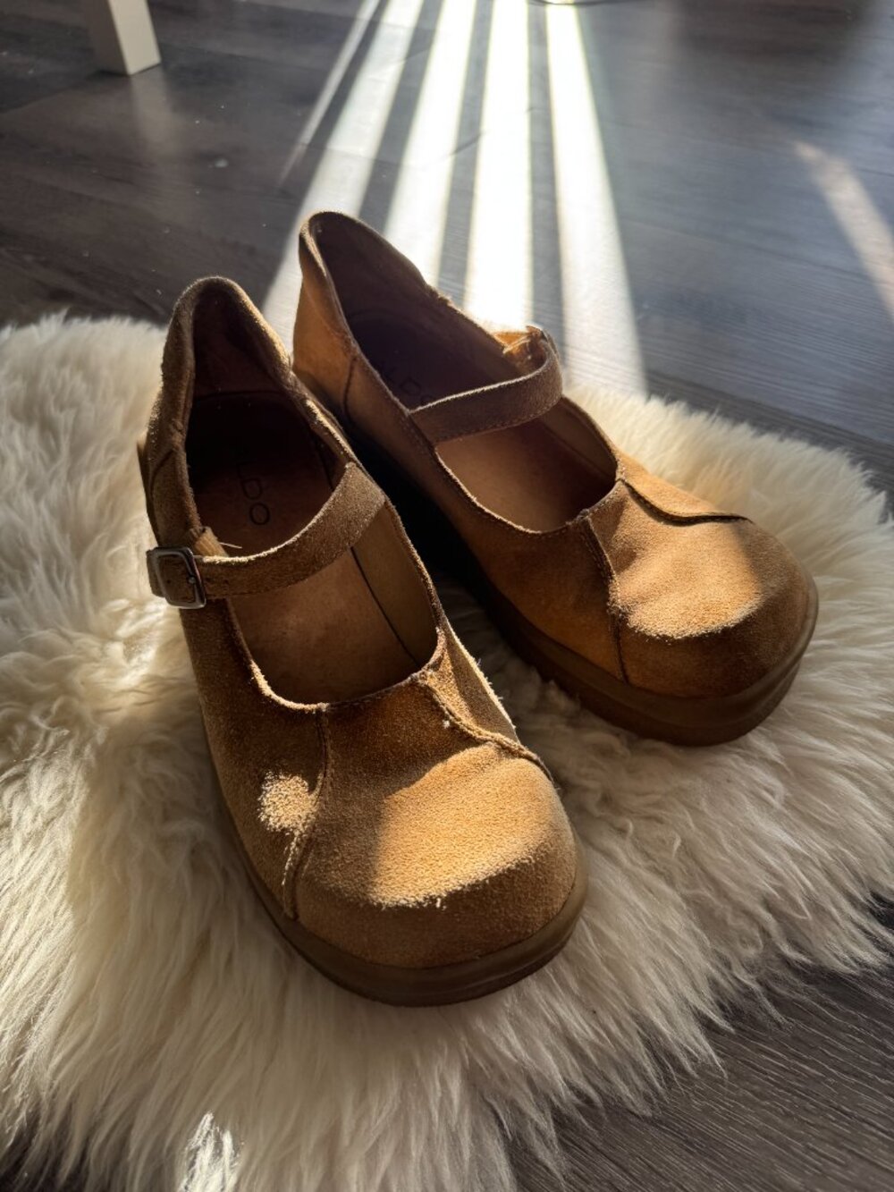 Vtg Y2K Aldo suede tan platform mary jane shoes / sz 38 - Picture 16 of 16